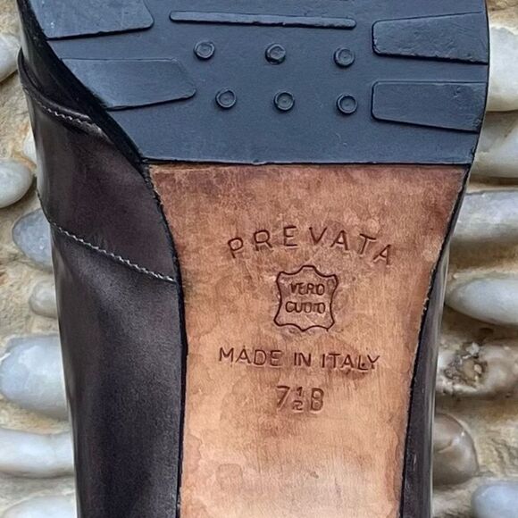 Preveta Silver Metallic Leather Loafers w/Silver Buckle Accent. Size 7.5B Italy - Picture 8 of 8